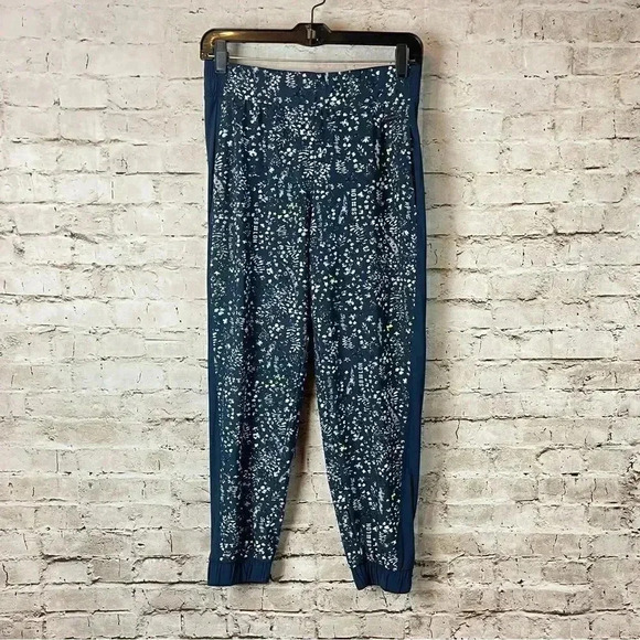 Sweaty Betty London Women's S Mellow Printed 7/8 Trousers Beetle Blue Stay Wild - Picture 2 of 11